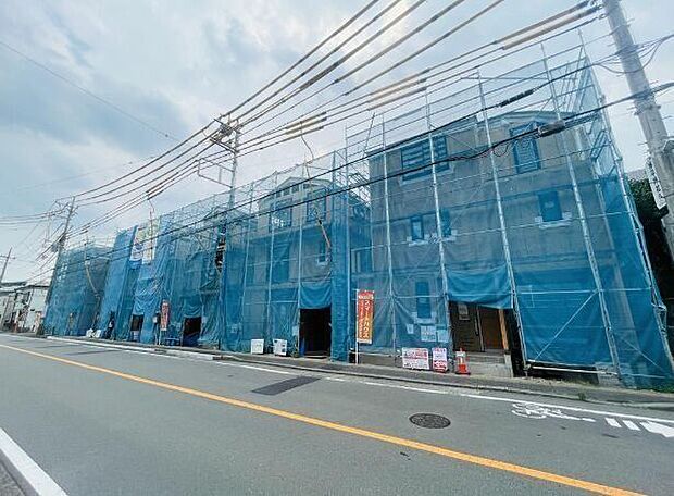 完成は2026年8月下旬予定です。