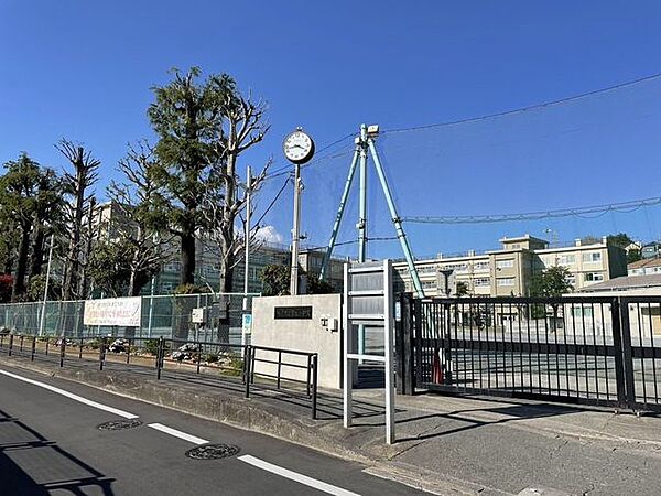 菅生小学校 990m