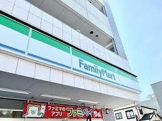ファミリーマート 鶴川駅西店 1280m