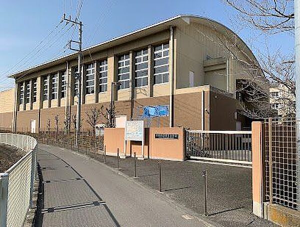 柿生小学校 1180m