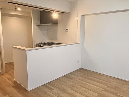 キッチンの別角度です。食洗器付きなので、面倒な食器洗いも楽々ピカピカです♪