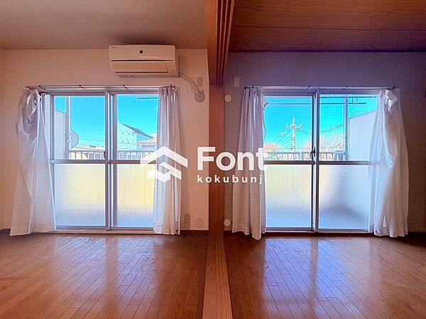 上質な時間を育む暮らしのメインステージ。寛ぎとご家族とのコミュニケーションを育む居心地のよい場所。自然とみんなが集まり笑顔の絶えない空間。