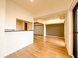 リブコートアゼリア吹田 3LDKのリビング/ダイニング