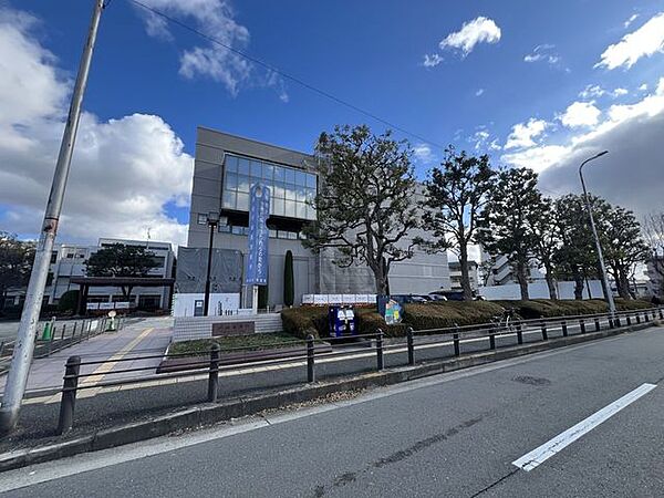 吹田市役所 630m