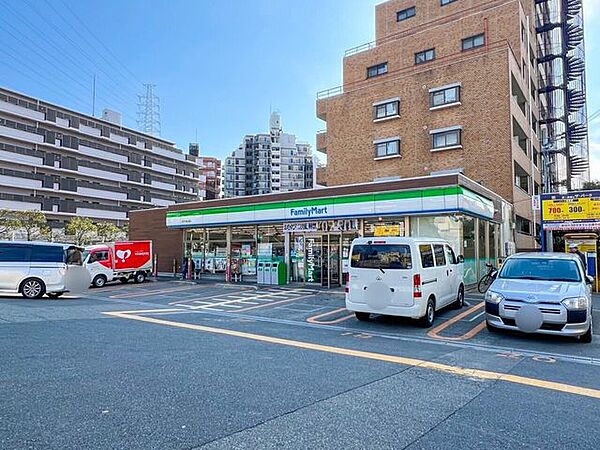 ファミリーマート　吹田千里山店 420m