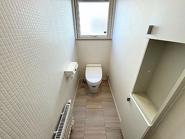 detached 北海道苫小牧市拓勇東町１丁目11-2
地図を見る