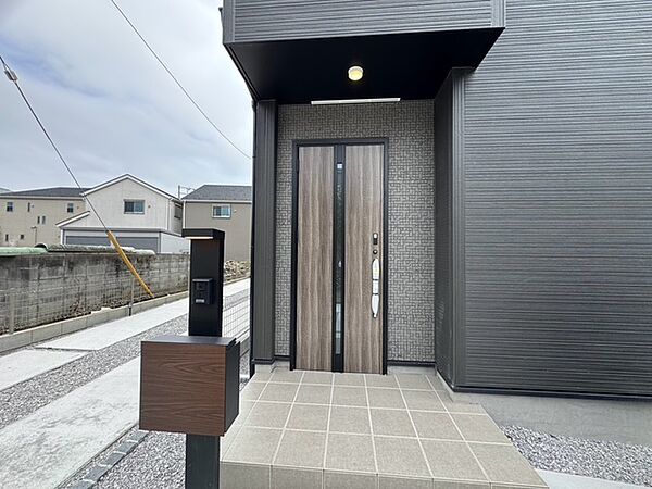 玄関を拡大表示