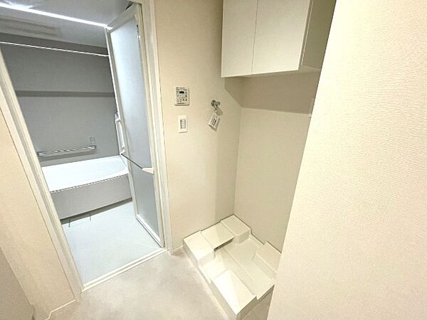 ※写真は内装完成イメージです。ゆったりとしたソファを置いてもゆとりのある広さで、ご家族皆様でテレビを囲みながら快適で温かなだんらんの時間を過ごしていただけます♪