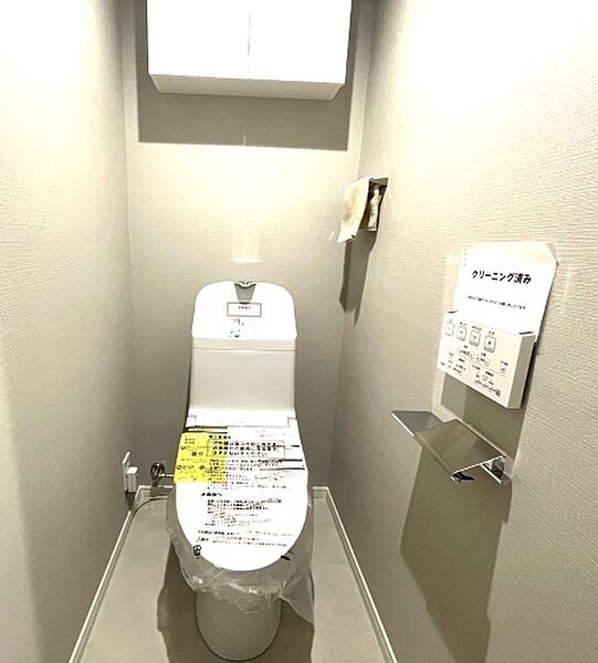 ホワイトカラーを基調とし、清潔感のある空間に仕上がりました。人気のウォシュレットタイプを採用♪