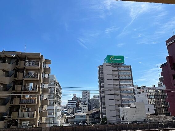 目の前に大きく...