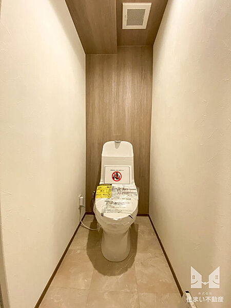 温かみのある照明とアクセントクロスが、心地よいプライベート空間を作ります。
