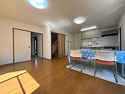 美萩野５丁目　中古住宅 5LDKのリビング/ダイニング