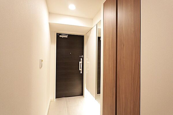 住まいの顔となる玄関。シューズ収納もぜひご確認ください