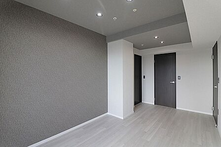 陽当たり良好な居室。家具の配置もしやすいゆとりの空間