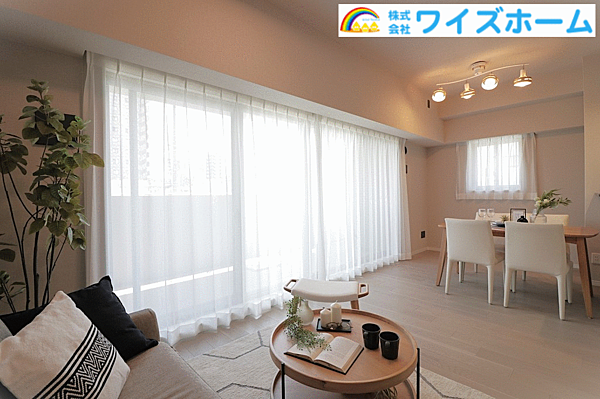 仲介手数料 最大50万円キャッシュバック。約300万円相当リフォーム済。家具・家電・お引越し費用もサポート（適用条件あり）