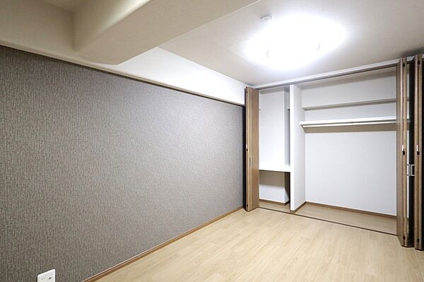 お子様の成長に寄り添う洋室。将来の使い方も自由に思い描けるお部屋です。