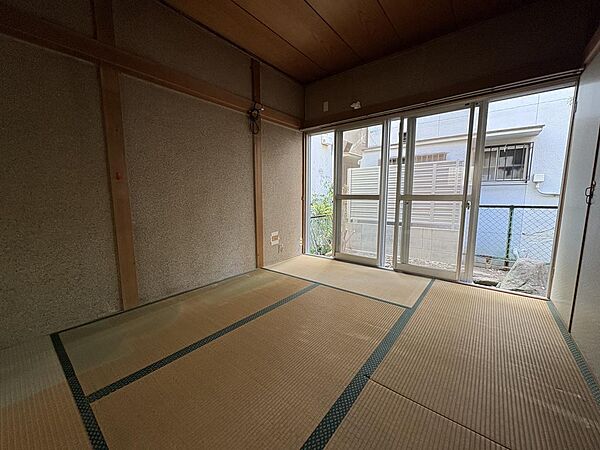 畳、全て表替え済み