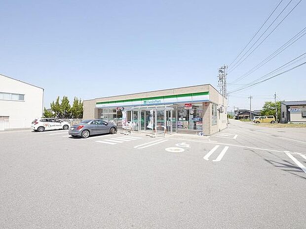 ファミリーマート　かほく松浜店 1120m