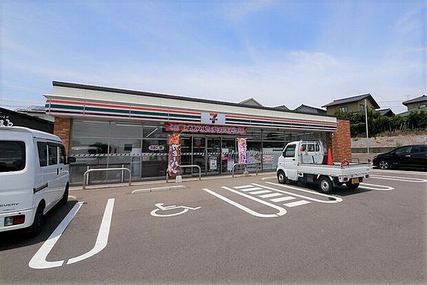 セブンイレブン かほく白尾店 420m