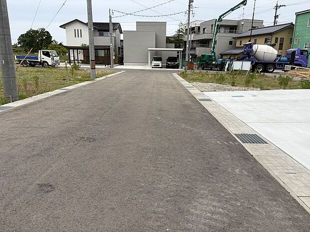 前面道路含む現地写真