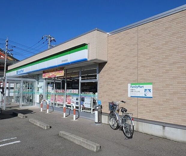 ファミリーマート　羽咋高校前店 1030m