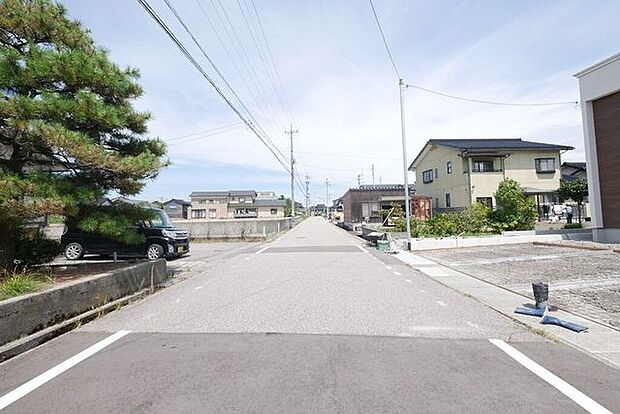 前面道路含む現地写真