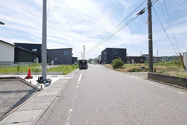 前面道路含む現地写真