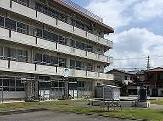諸江町小学校 950m