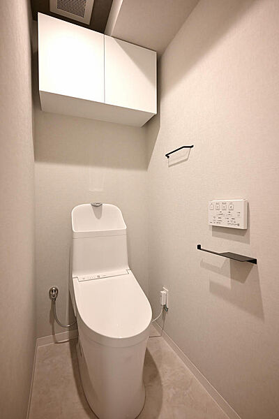 ■清潔感あふれる空間で、毎日気持ちよく使えるトイレです。