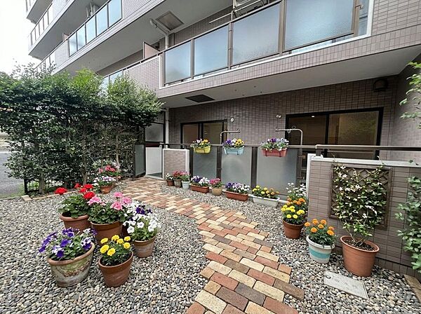 ■「ガーデニング」で健康習慣♪※本画像は、CGホームステージングを施したイメージです。