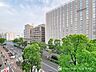 その他：都市の利便性を享受しながら、四季を感じる緑豊かな街並みを望めます。空が広く感じられる、開放感ある住環境です。