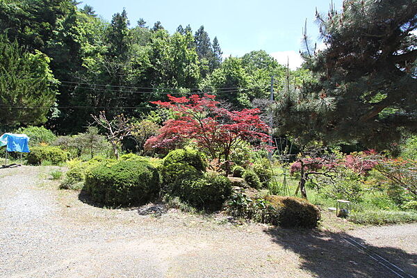 広い敷地を活かして、本格的な家庭菜園やD.I.Y.、広々としたドッグラン、家族でのバーベキューなど、憧れのライフスタイルを！