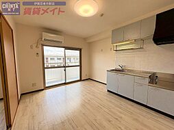 フラット立石B棟（伊賀市別府） 2階2DKのリビング/ダイニング