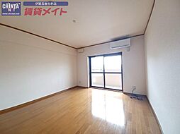 フォレストインシラーズ 1階1Kのリビング/ダイニング