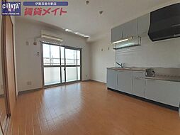 フラット立石B棟（伊賀市別府） 3階2LDKのリビング/ダイニング