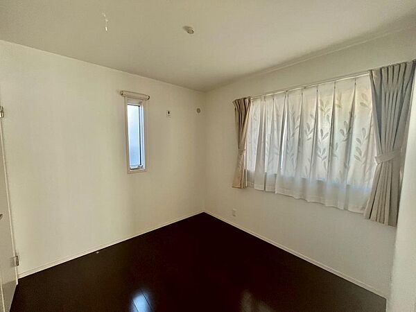【洋室】■全体的に高級感や落ち着きのある部屋で寝室に最適