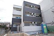 茨木市駅より徒歩7分 築6年2ヶ月 3階建の賃貸物件
