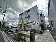 高槻市駅より徒歩21分 築8年4ヶ月 3階建の賃貸物件