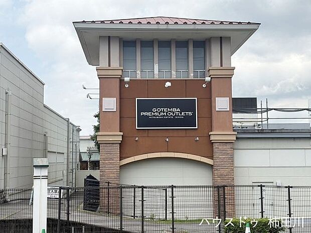 御殿場プレミアム・アウトレット 3210m