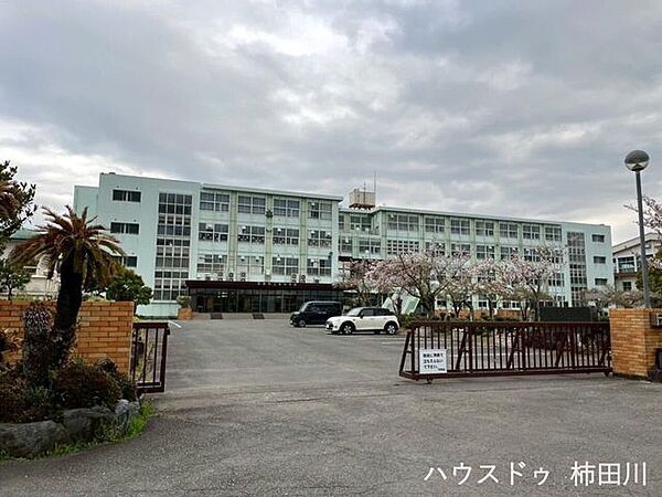 函南町立東中学校 1790m