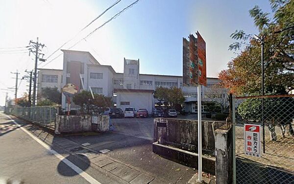 伊勢市立北浜小学校　833ｍ徒歩約１５分