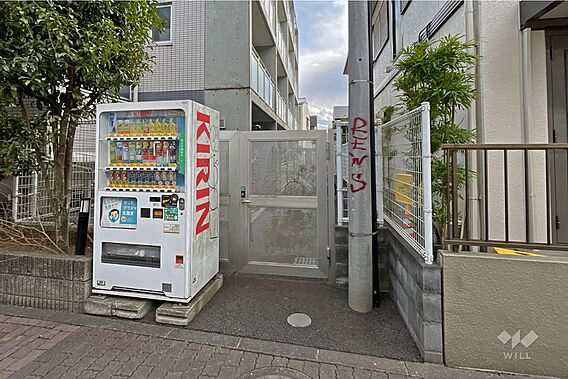 駐輪場出入口