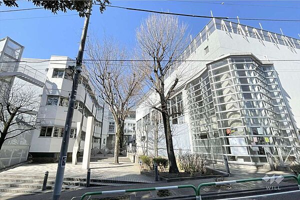 落合中学校[公立]の外観