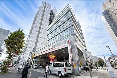 外観:東京メトロ丸ノ内線・都営大江戸線「中野坂上」駅まで徒歩1分です。周辺には飲食店やコンビニ、買い物施設も充実しています。 外観:東京メトロ丸ノ内線・都営大江戸線「中野坂上」駅まで徒歩1分です。周辺には飲食店やコンビニ、買い物施設も充実しています。