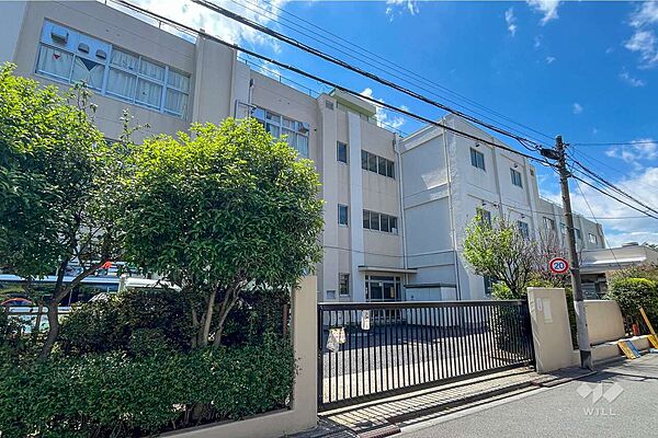 東田中学校[公立]の外観
