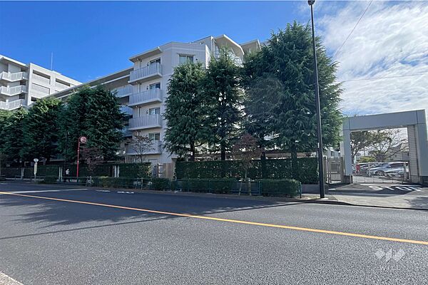 ルフォン中野上鷺宮壱番館の外観（西側から）