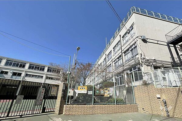 落合第四小学校[公立]の外観