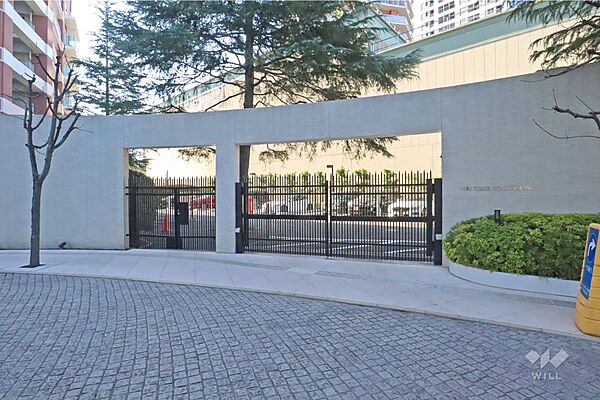 敷地内駐車場（屋外平面式）の出入り口