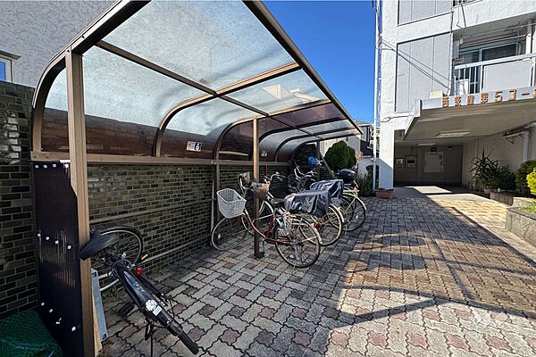 駐輪場（屋根付き）