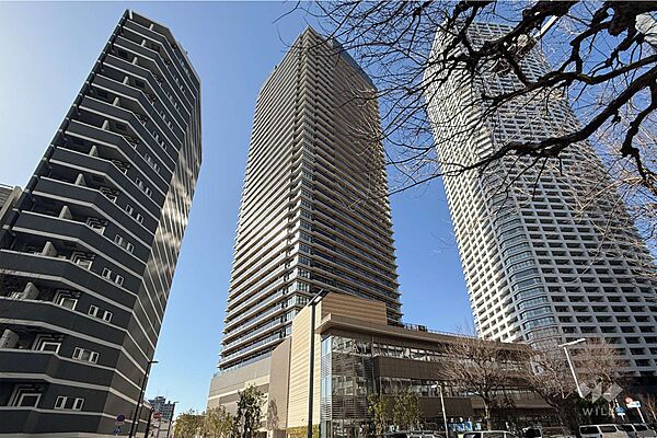 パークタワー西新宿の外観（南東側から）